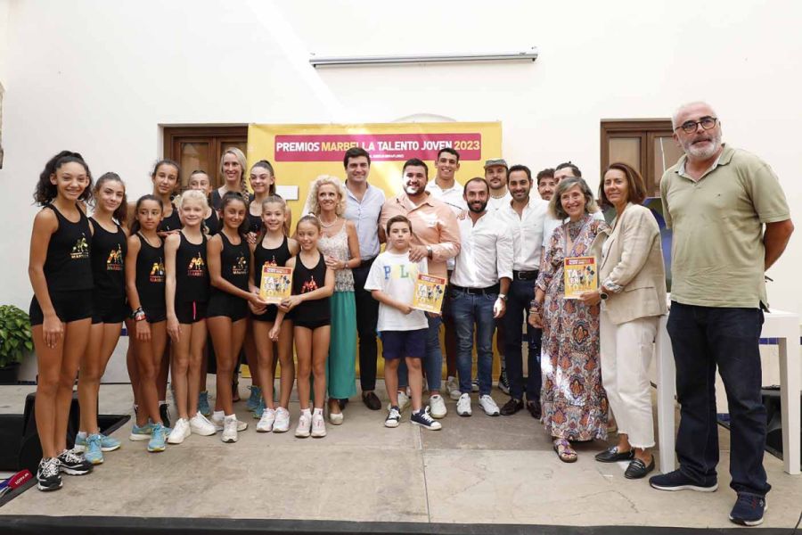 Imagen de la noticia El Ayuntamiento reconoce la labor de profesionale…