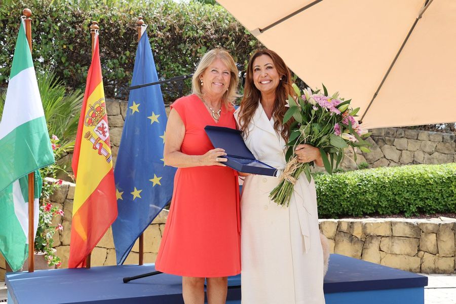 Imagen de la noticia El Ayuntamiento reconoce el “compromiso firme com…