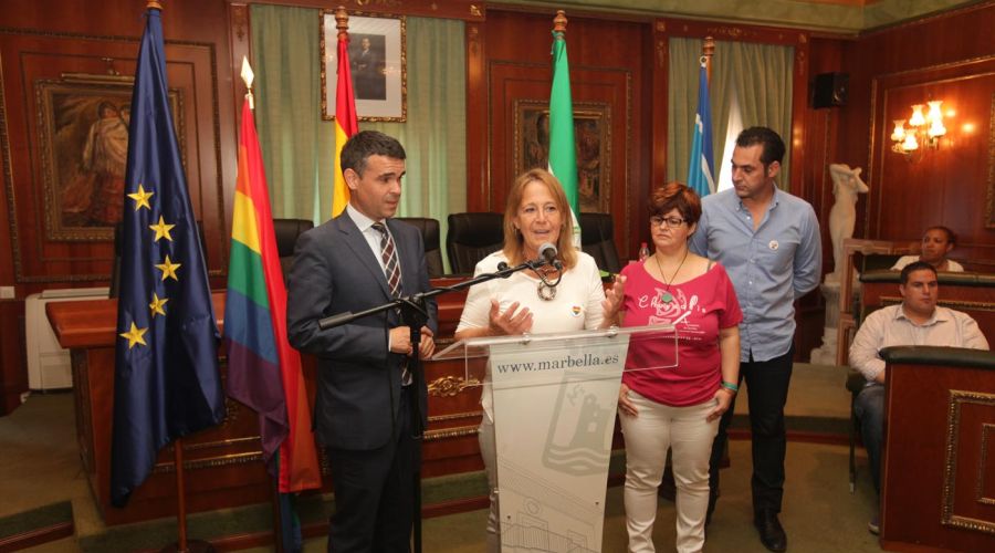 El Ayuntamiento ha acogido hoy un acto institucional para conmemorar el Día Internacional del Orgullo LGBT