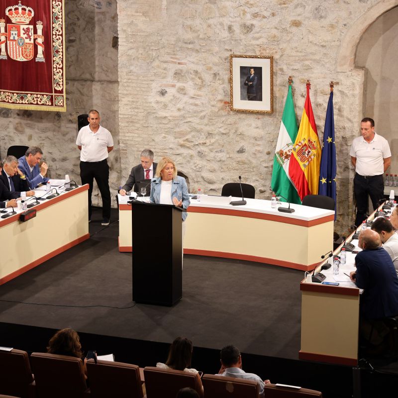 La alcaldesa destaca “la estabilidad financiera, la inversión histórica de 200 millones de euros en equipamientos, la aprobación del PGOM y los récords en empleo y actividad económica de Marbella en esta legislatura”