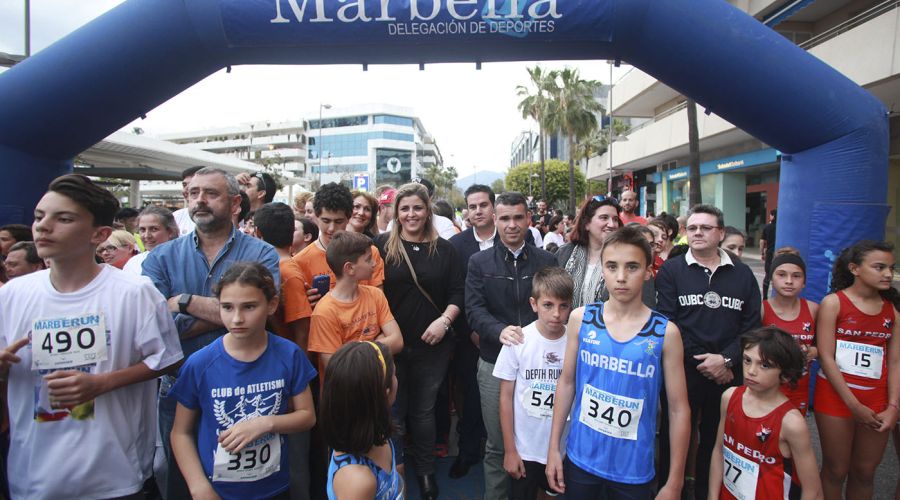 700 atletas participan en la Carrera Nocturna Solidaria \'Marberun\' a favor de Aspandem