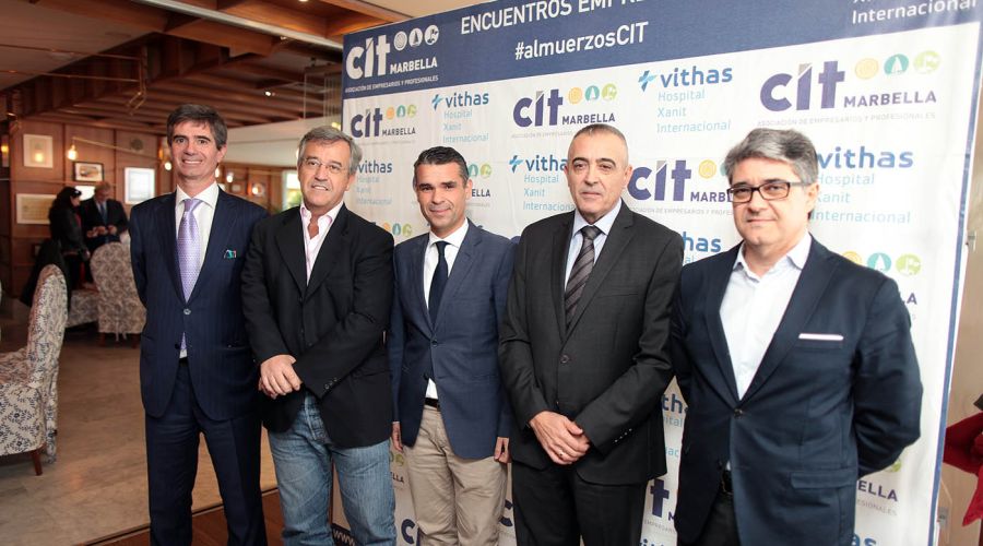 El alcalde y el jefe de la Policía Local destacan la seguridad como uno de los pilares más importantes en la oferta de una ciudad turística como Marbella en la intervención en el almuerzo del CIT