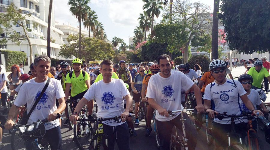 Los ciudadanos ya disponen de una senda ciclable en el paseo marítimo