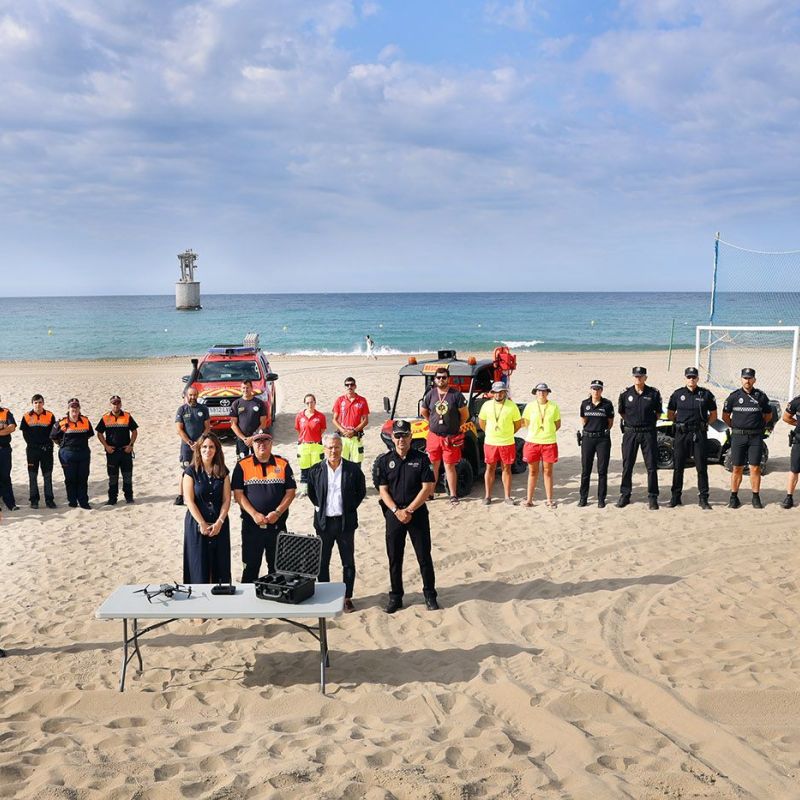 El Ayuntamiento activa el dispositivo de seguridad y emergencias del verano, que contará con 55 socorristas distribuidos en 19 puestos de vigilancia y reforzará la unidad de playa de la Policía Local