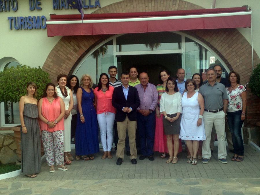 Imagen de la noticia El alcalde mantiene un encuentro con los empleado…