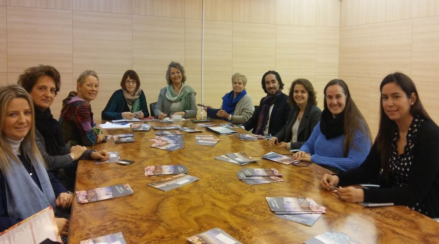 Oficiantes de bodas de Reino Unido conocen la oferta nupcial de Marbella