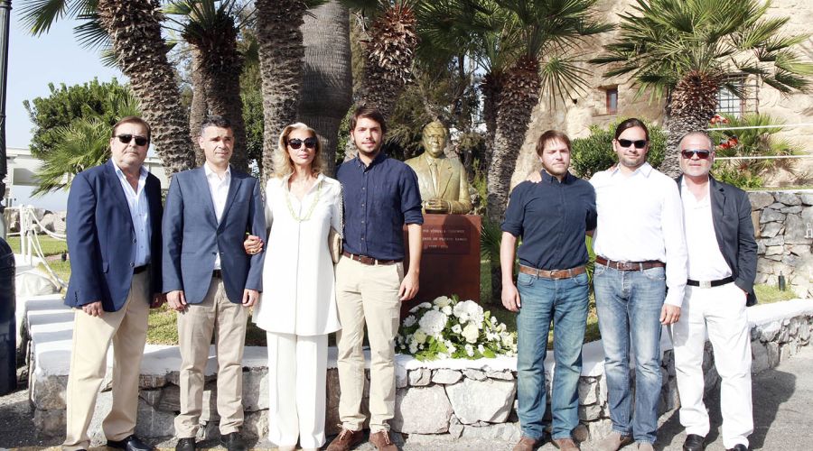 Marbella rinde homenaje al empresario Alberto Vidiella por su entrega y dedicación a Puerto Banús