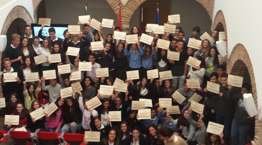 El Ayuntamiento entrega los diplomas a más de un centenar de jóvenes de 9 centros educativos que se han formado como mediadores