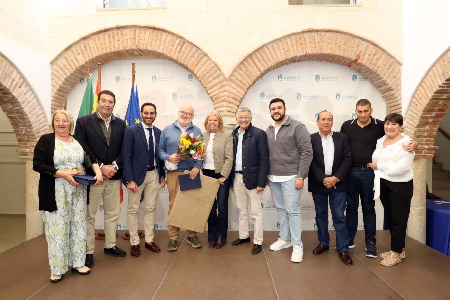 Imagen de la noticia El Ayuntamiento homenajea a medio centenar de emp…