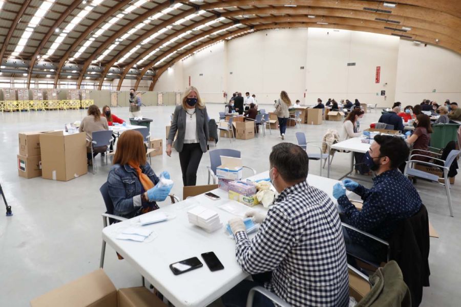 Imagen de la noticia El Ayuntamiento prepara los kits para el envío de…