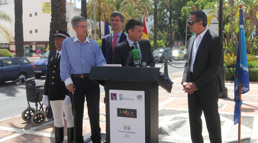 Marbella rinde homenaje a Sergio Scariolo con una estrella en el Bulevar de la Fama de Puerto Banús
