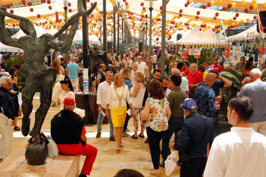 Imagen de la noticia La alcaldesa recorre la Feria de Día