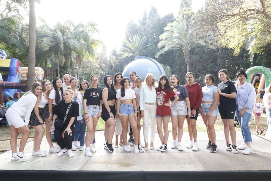 Imagen de la noticia La alcaldesa mantiene un encuentro con los 65 asp…