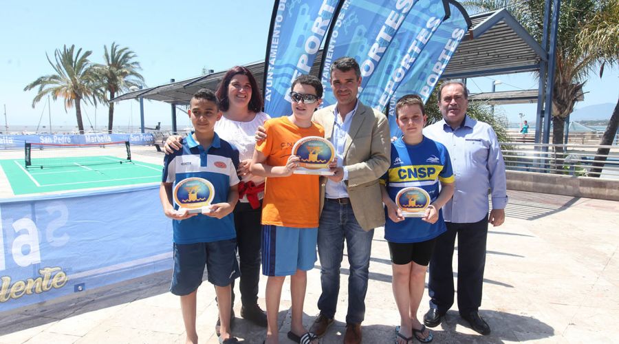 Entrega de premios de la Travesía a Nado con el respaldo del Ayuntamiento