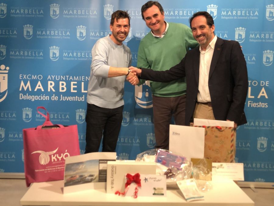 Imagen de la noticia Entregado el premio de ‘El Aguinaldo de los 40 pr…