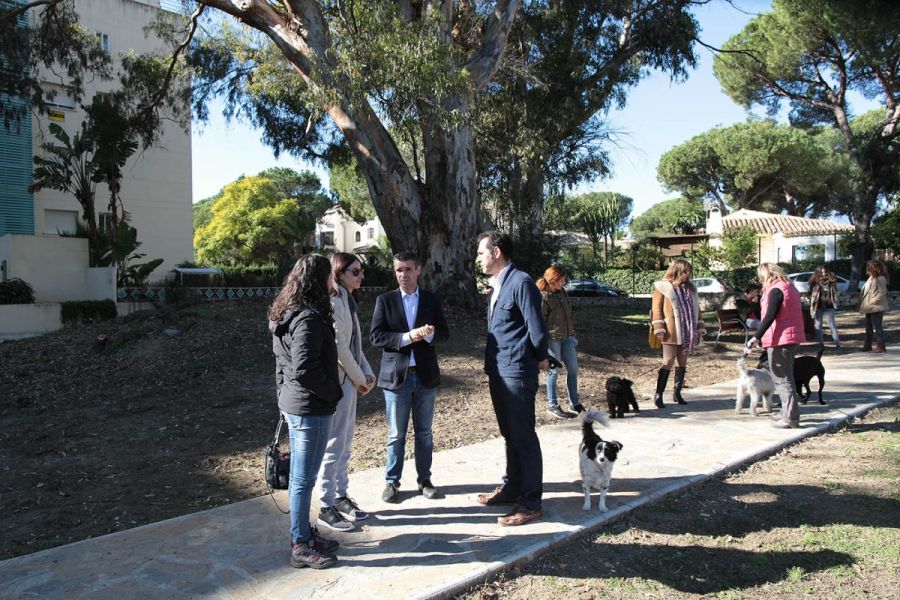 Imagen de la noticia Inaugurado el primer parque canino de Las Chapas