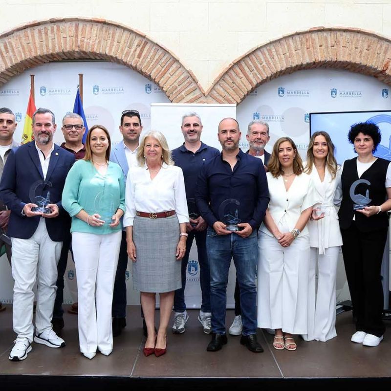 El Ayuntamiento reconoce el esfuerzo y el compromiso de una docena de negocios en los Premios al Comercio del distrito Marbella Este