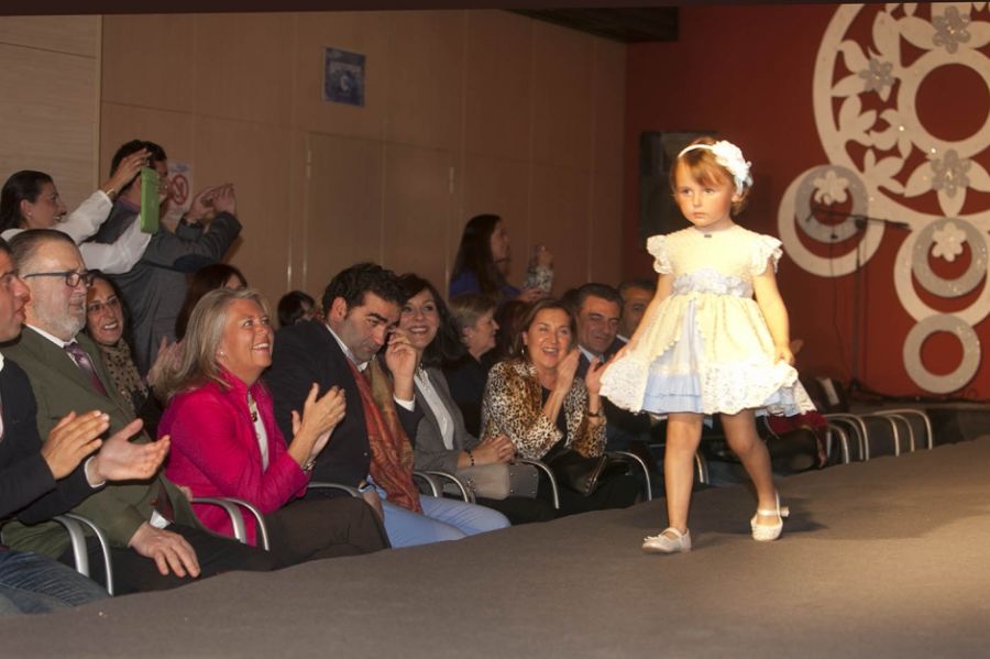 Imagen de la noticia La alcaldesa asiste al Desfile de Moda Flamenca d…