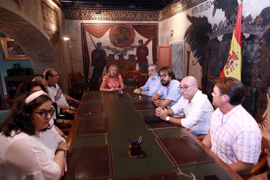Imagen de la noticia La alcaldesa recibe a la nueva Junta Directiva de…