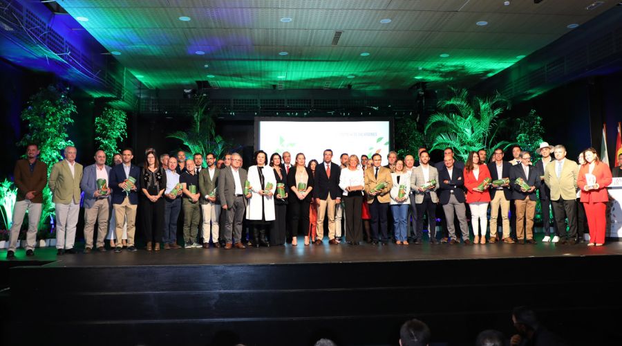 Marbella vuelve a ser reconocida como una ciudad ‘Flor de Andalucía’ y logra cuatro distintivos por el tratamiento de sus espacios verdes