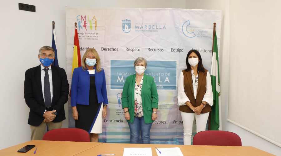 La alcaldesa firma los convenios de colaboración con Cruz Roja y las asociaciones de AFA Marbella y Afisamp de San Pedro Alcántara con una dotación económica de cerca de 485.000 euros