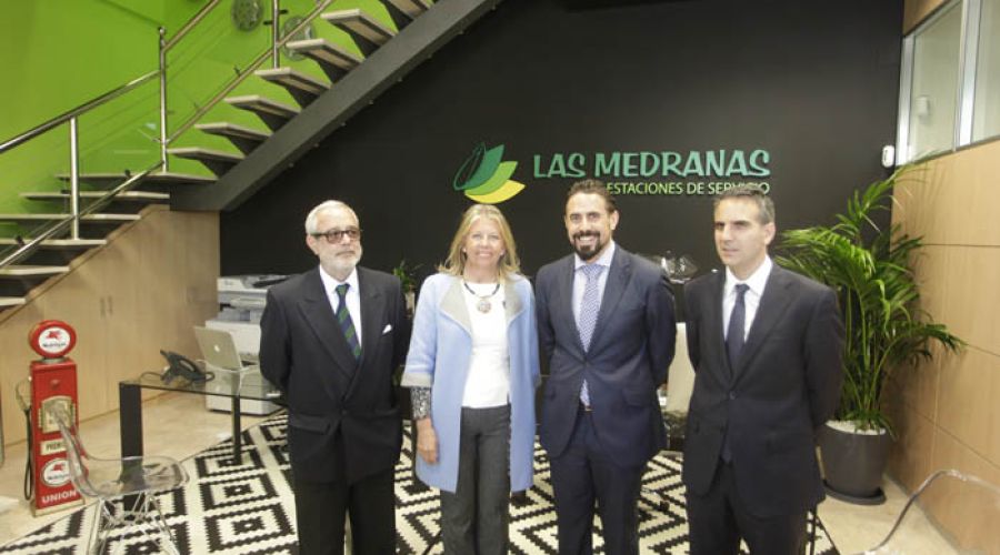 La alcaldesa asiste a la inauguración de la nueva sede de Estaciones de Servicio Las Medranas