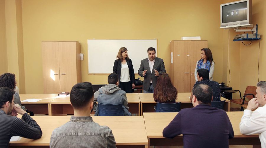 El Centro Municipal de Formación y Orientación Laboral de San Pedro Alcántara colabora con Carrefour Express para la selección de personal