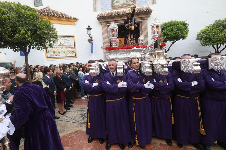 Imagen de la noticia Marbella acompaña al Nazareno en una salida proce…