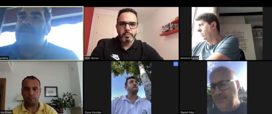 Imagen de la noticia El Ayuntamiento planifica con la UD San Pedro y l…