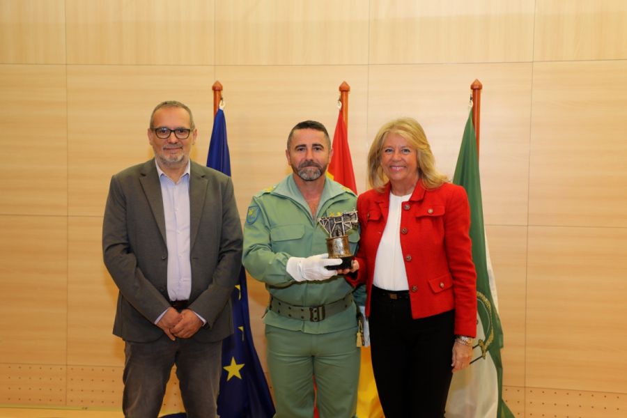 Imagen de la noticia La alcaldesa recibe al nuevo coronel jefe del IV…
