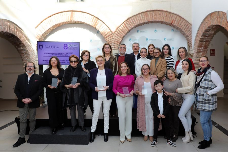 Imagen de la noticia El Ayuntamiento reconoce la trayectoria de mujere…