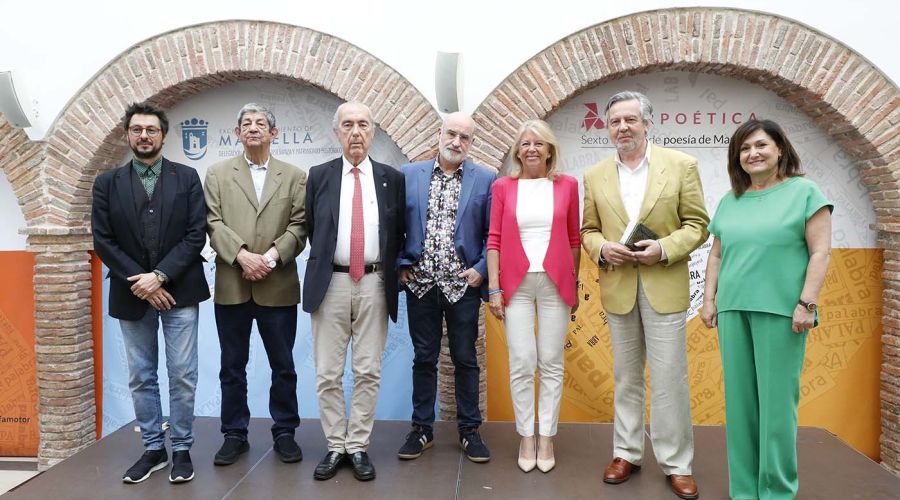 Felipe Benítez Reyes une para siempre su nombre al del Marpoética tras recibir el primer premio de poesía que promueve el festival de Marbella