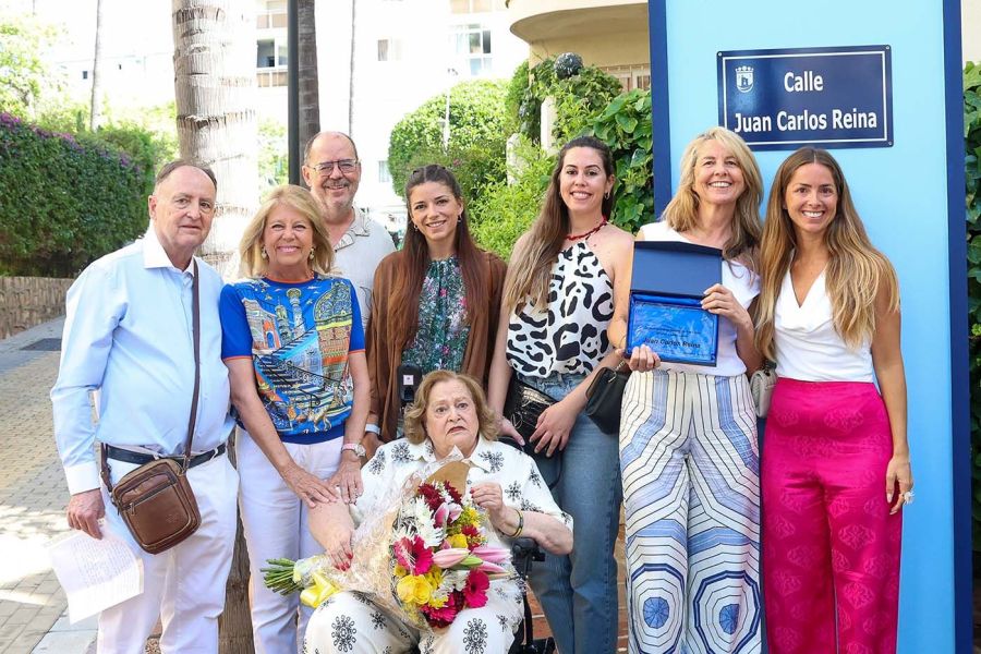 Imagen de la noticia El Ayuntamiento reconoce la trayectoria profesion…