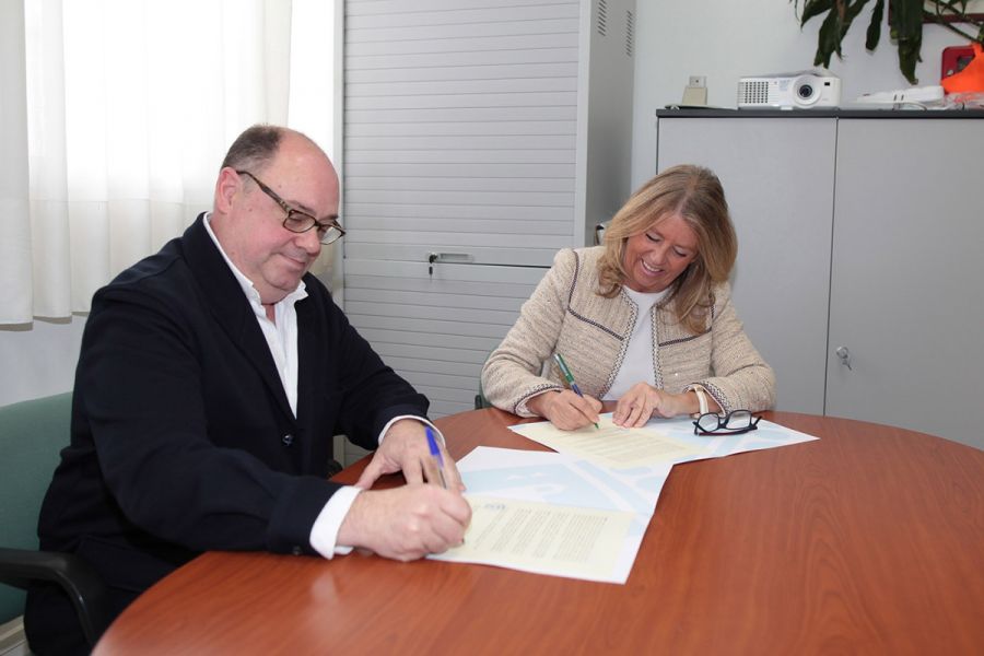 Imagen de la noticia El Ayuntamiento y el IES Río Verde firman un acue…