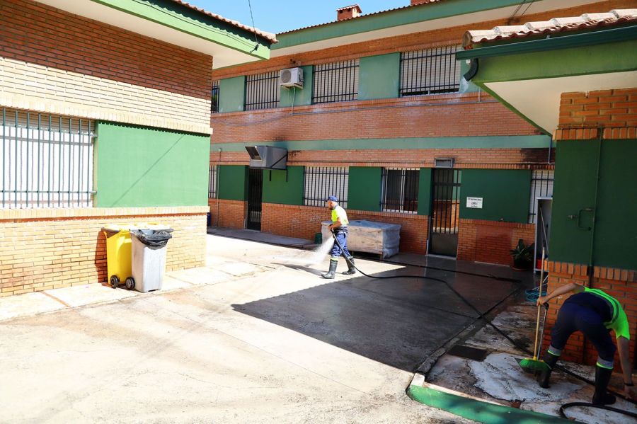 Imagen de la noticia El Ayuntamiento lleva a cabo un dispositivo espec…