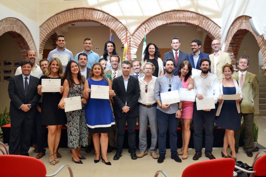 Imagen de la noticia El alcalde asiste a la entrega de diplomas del ma…