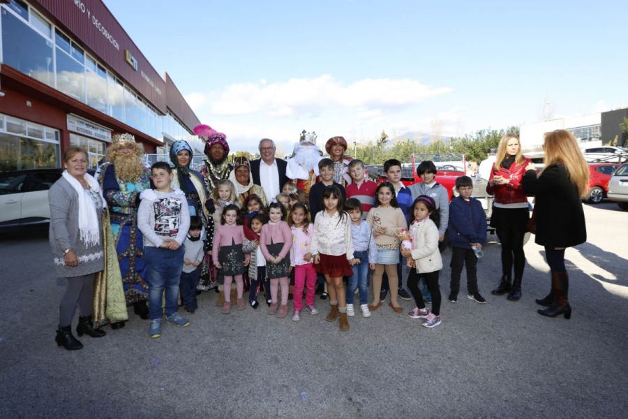 Imagen de la noticia Los Reyes Magos recorren San Pedro Alcántara en c…