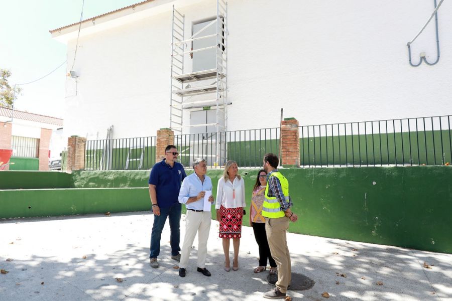 Imagen de la noticia El Ayuntamiento acomete obras en el CEIP Miguel H…
