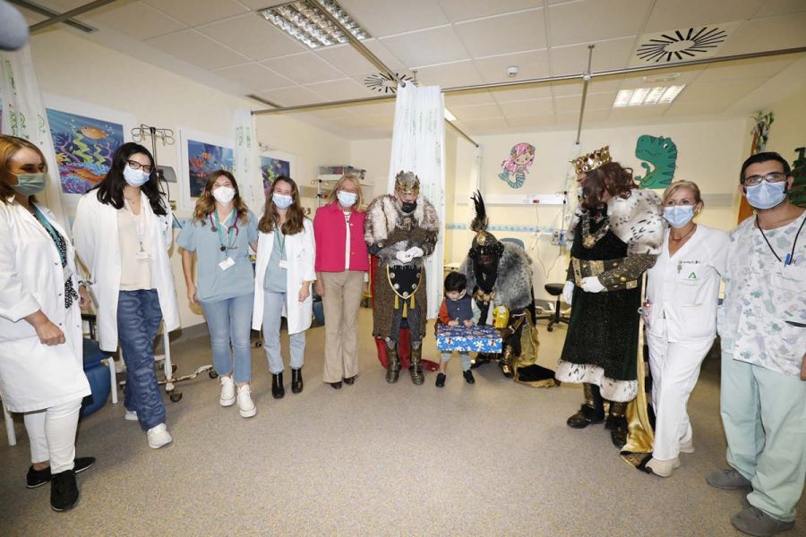 Imagen de la noticia Los Reyes Magos reparten ilusión, regalos y caram…