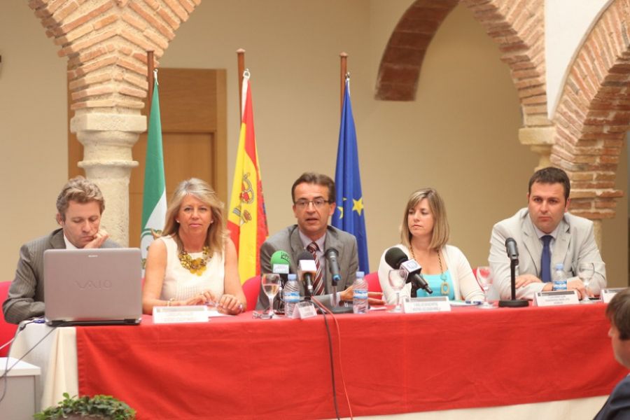 Imagen de la noticia El Ayuntamiento pondrá a disposición terrenos par…