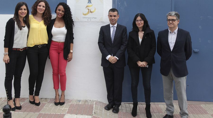 El Ayuntamiento celebra con el colegio Hermanos Gil Muñiz sus 50 años de historia