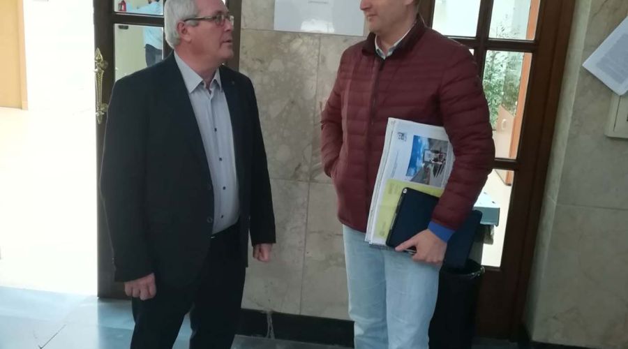 El teniente de alcalde sampedreño ha visitado la delegación de Carreteras en Málaga para agilizar el proyecto de la nueva estación de autobuses