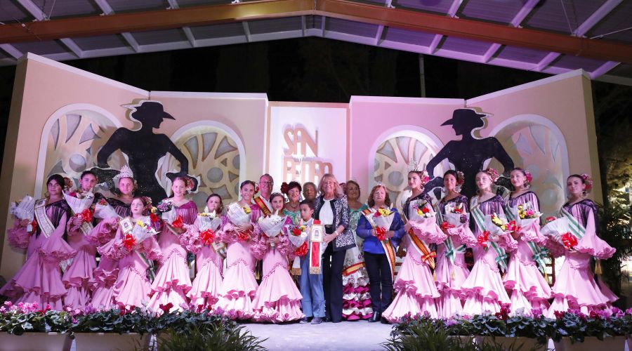 El Dúo Arenal dedica a San Pedro Alcántara un emotivo pregón, cargado de música, anécdotas y vivencias de la Feria