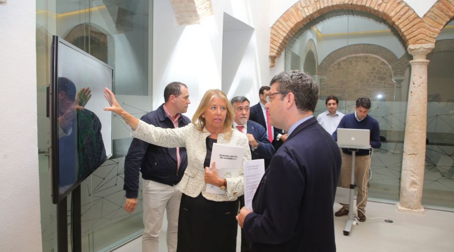 El ministro de Turismo visita Marbella y se compromete a impulsar el convenio entre el Ayuntamiento y Segittur sobre destinos turísticos inteligentes