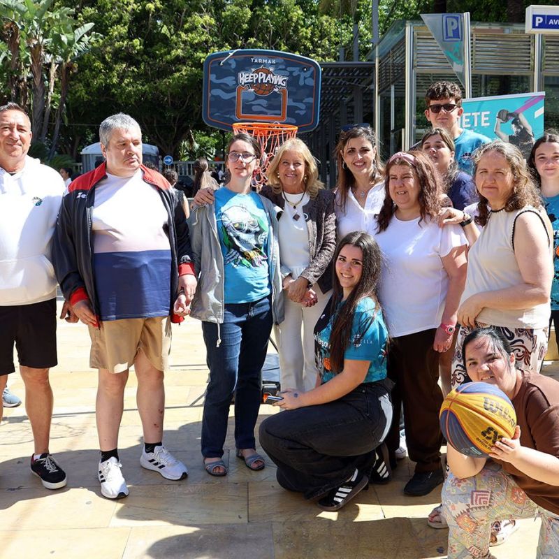 Más de una treintena de asociaciones se dan cita en la Feria Social de Marbella, que este año pone el foco en el voluntariado como motor de cambio 
