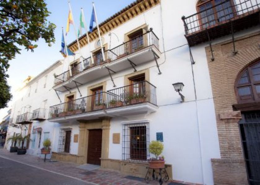 Ayuntamiento de Marbella - Plaza de Los Narajos