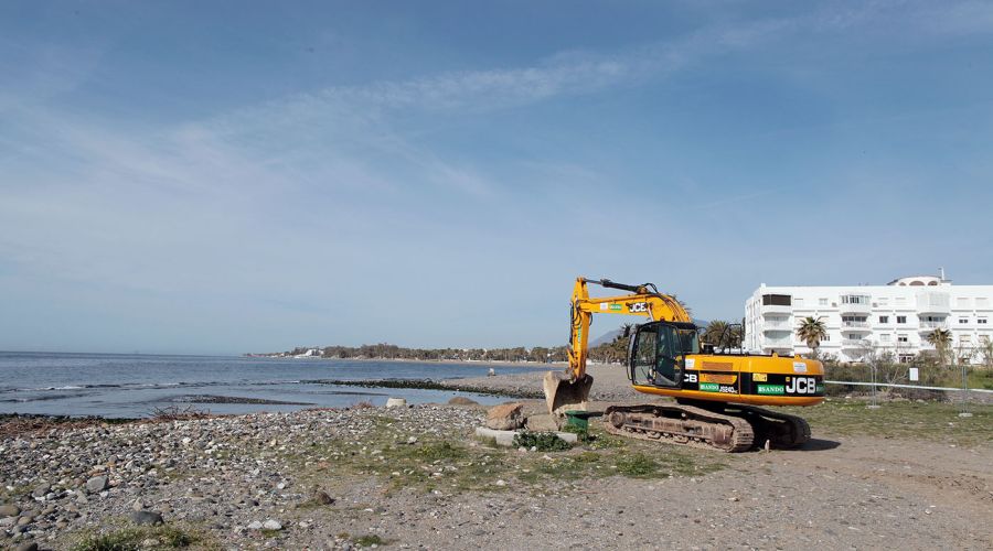 Arrancan los trabajos para reubicar el colector entre Ventura del Mar y el río Guadaiza, conectando el último tramo de la senda litoral entre Marbella y San Pedro
