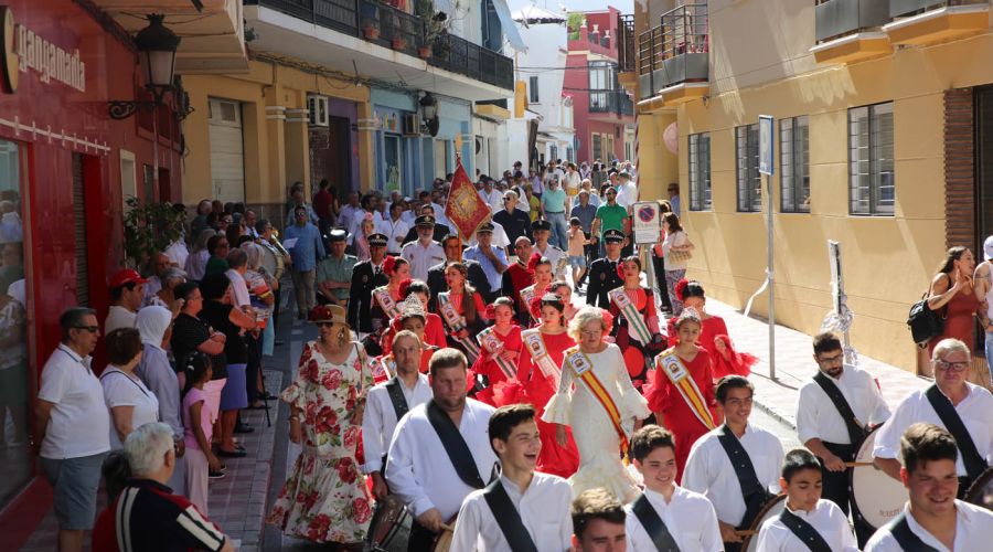 La alcaldesa en funciones asiste a la procesión cívico-religiosa a la Cruz del Humilladero