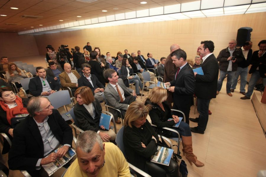 Imagen de la noticia El Ayuntamiento presenta a los colectivos el Plan…