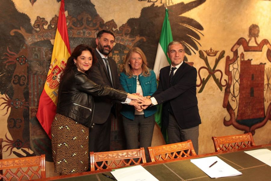 Imagen de la noticia La alcaldesa destaca la colaboración entre admini…
